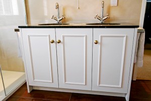 Freestanding bathroom cabinets